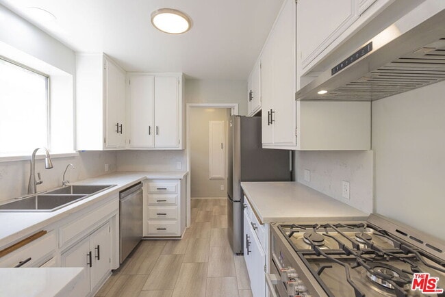 Photo - 2547 Canyon Dr