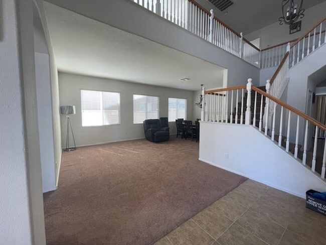 Photo - EASTVALE GREAT NEIGHBORHOOD- 4+2.5 EXECUTIVE HOME, QUIET NEIGHBORHOOD - AVAILABLE NOW!!!