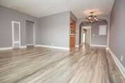 Photo - 11433 Littchen St