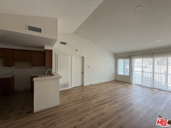 Photo - 8721 Endsleigh Ave Unit F