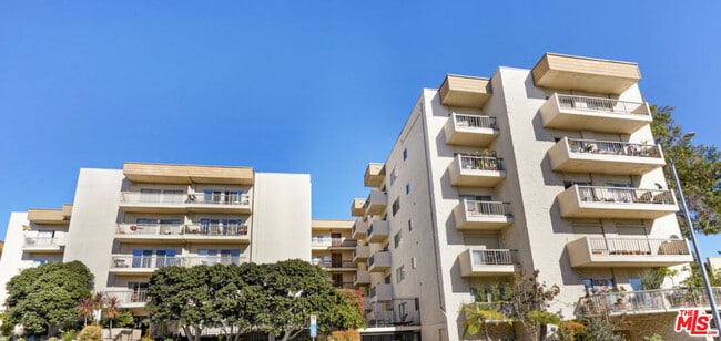 Photo - 622 S Barrington Ave Unit 304