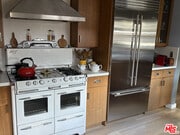 Photo - 737 Broadway St