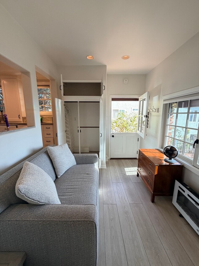 Photo - 30 N Stonington Rd Unit 30 1/2