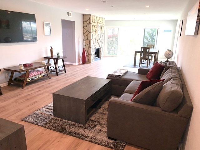 Building Photo - 230 S Catalina Ave Unit 115