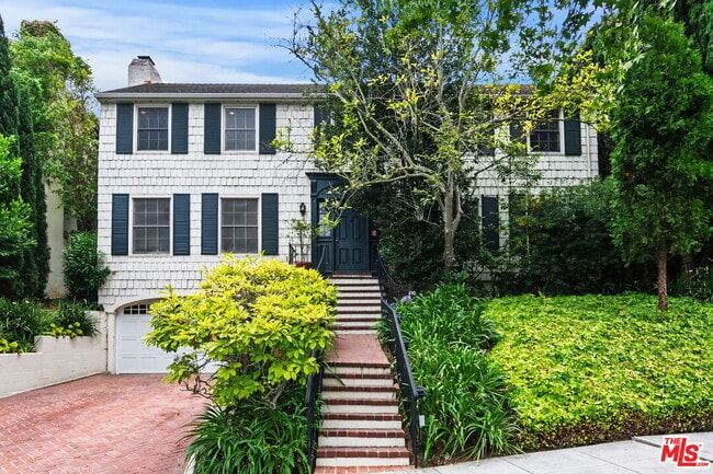 Photo - 662 Loring Ave