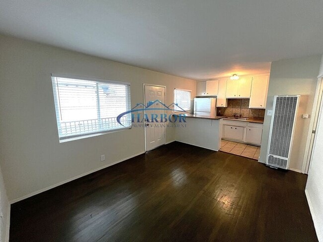 Photo - 1919 Vanderbilt Ln Unit F