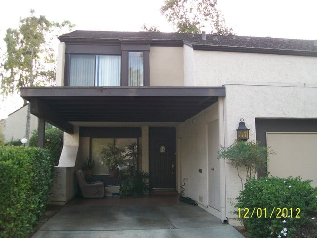 Large 2 Bed 2 Bath Townhouse - Large 2 Bed 2 Bath Townhouse