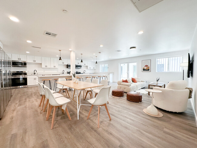 Shared common space - 1587 W 35th St Apartments