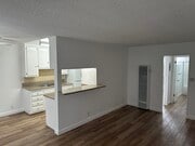 Photo - 1718 S Barrington Ave Unit 7