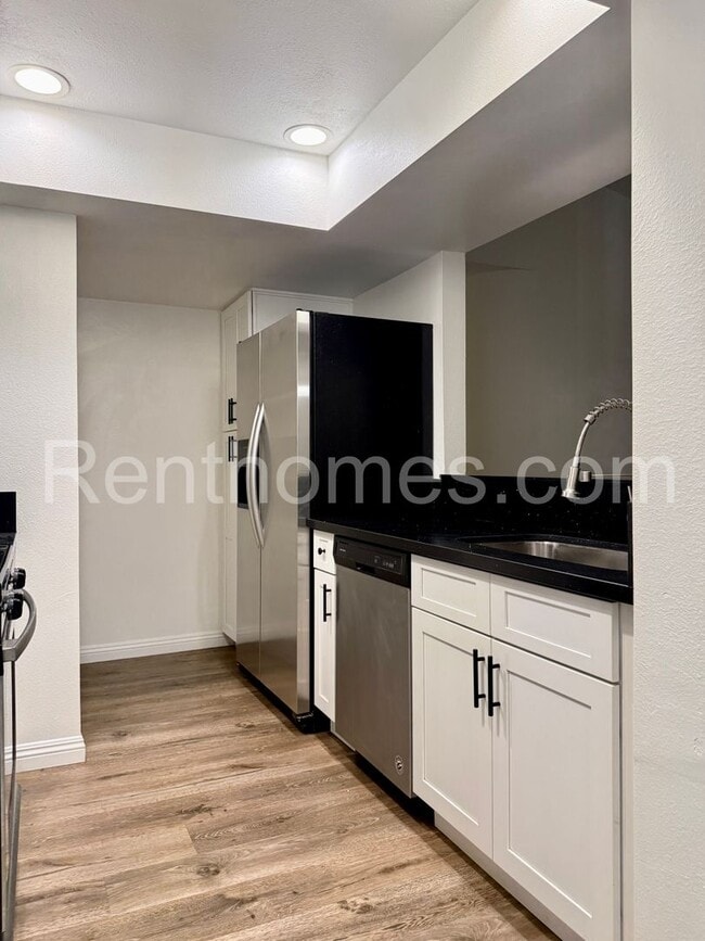 Photo - 9352 Twin Trails Dr Unit 204