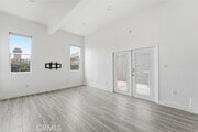 Photo - 709 Warren Ln