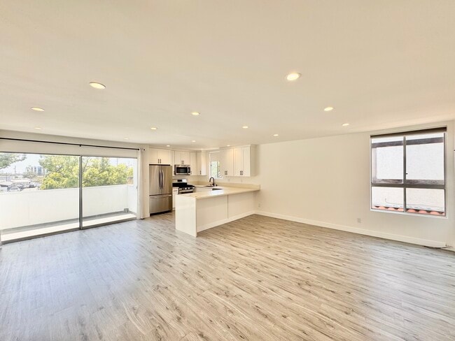 Building Photo - 1345 18th St Unit 4 Rental