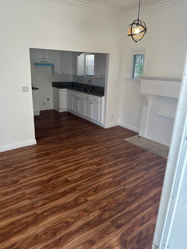 Photo - 11406-11408 BERENDO AVENUE Unit 11408