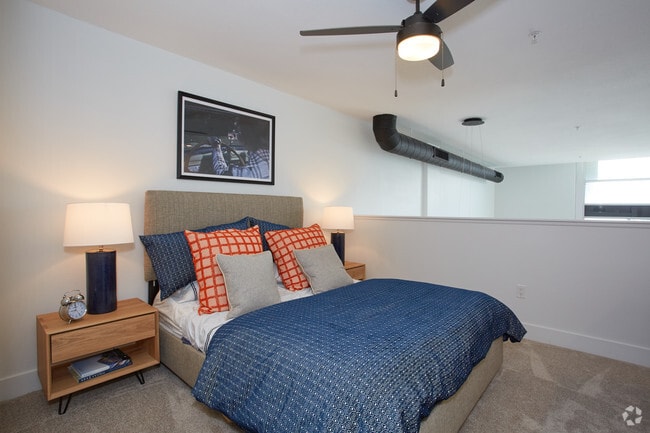 1BR, 1.5BA - 996 SF - Oasis Anaheim