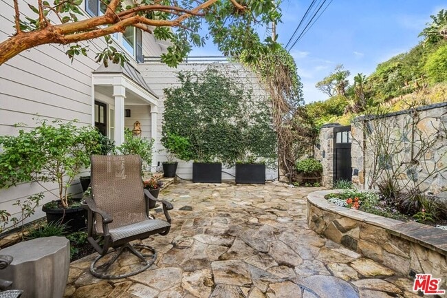 Photo - 27002 Malibu Cove Colony Dr