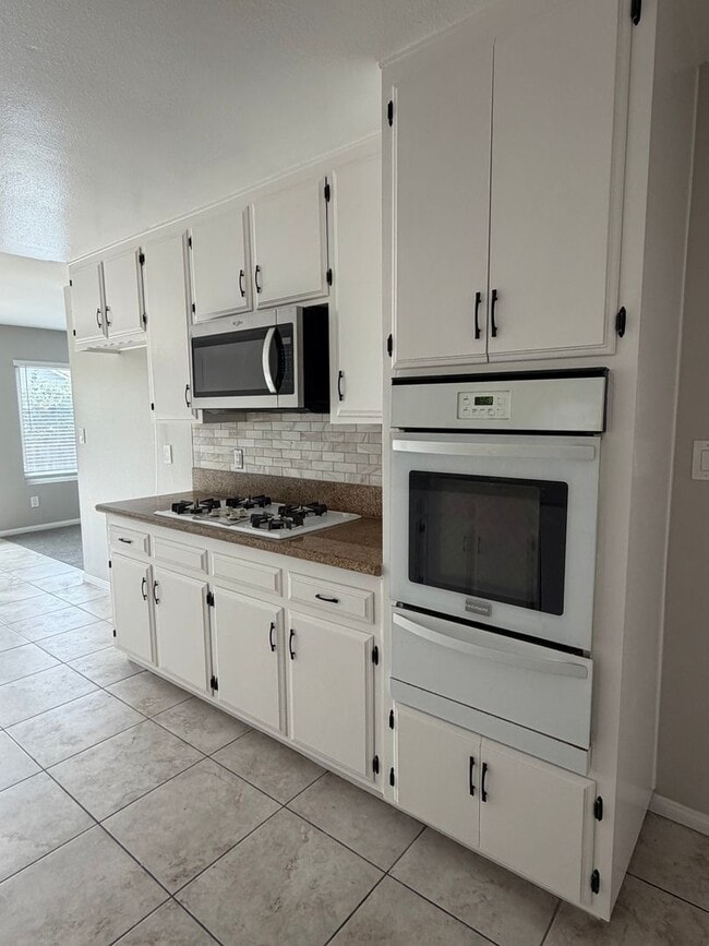 Photo - 13780 Nogales Dr