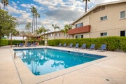 Pool - Keswick Court Apartments