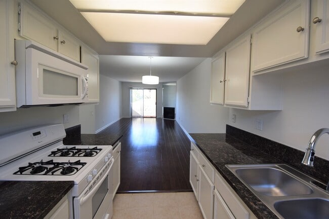 Photo - 12352 Burbank Blvd Unit 204