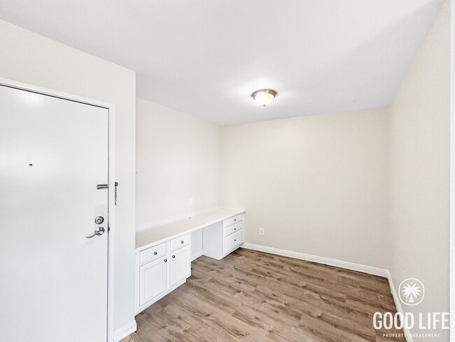 Photo - Stunning 1BD/1BA W/ Reserved Parking and Laundry On-Site in College East! Unit 10