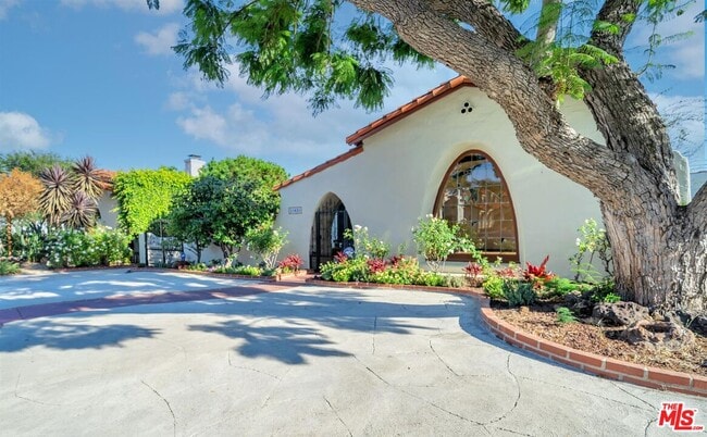 Photo - 10630 Wellworth Ave