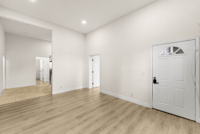 Photo - 1331-1333 S Park Ave Unit 1333