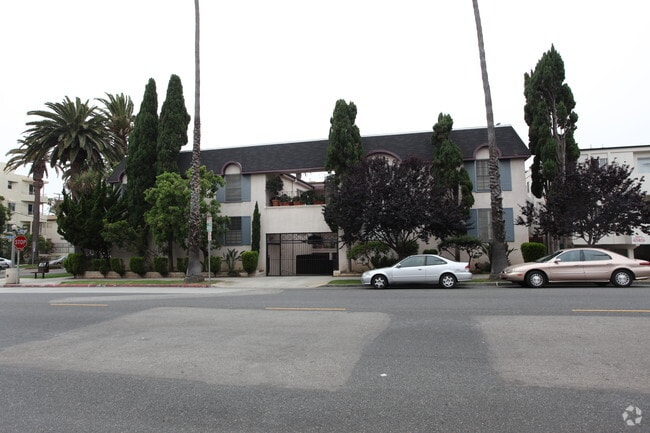 Garage entrance - 529 California Ave