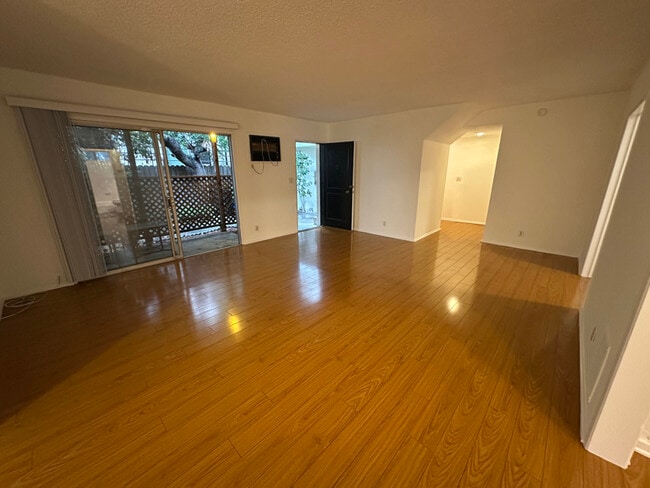 Photo - 1906 Pelham Ave Unit 1