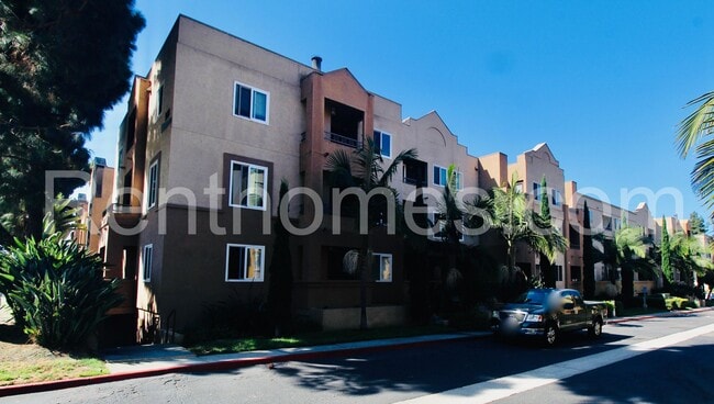 Building Photo - 3520 Lebon Dr Unit 5315