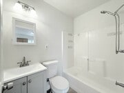 Photo - 1323 W 58th St