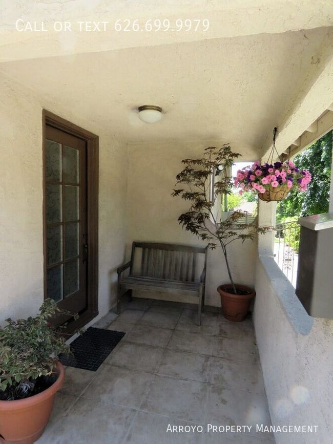 Photo - 968 E Howard St