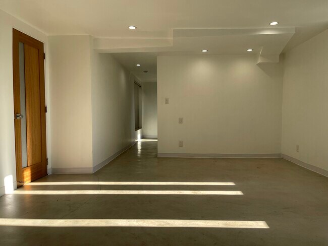 Photo - 479 Nassau Ave