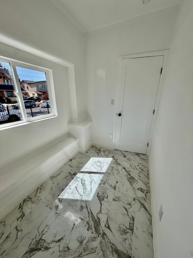 Photo - 151 E 47th St Unit 151