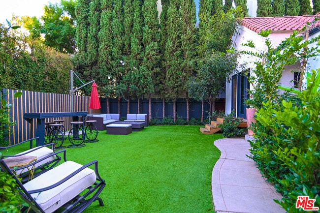 Photo - 1019 N Orange Grove Ave