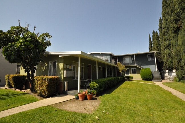 Photo - 6417 Whitsett Ave Apartment Unit 6417