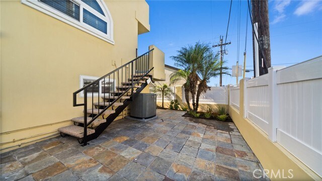 Photo - 521 Avenue C