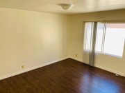 Photo - 827 N Hudson Ave