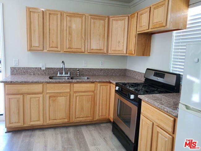 Photo - 142 Serrano Ave