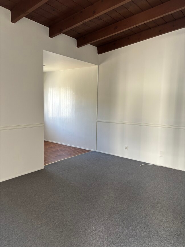 Photo - 975 S Barrington Ave