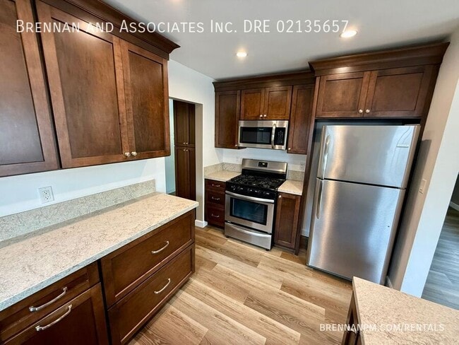 Photo - 1569 Parrot St