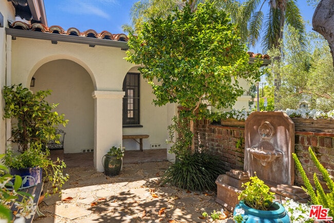 Photo - 1116 S La Jolla Ave