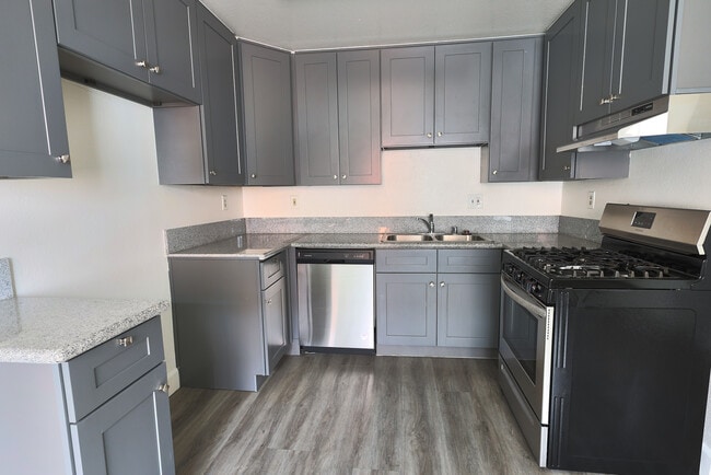 Building Photo - 734 Catalina S St Unit 11