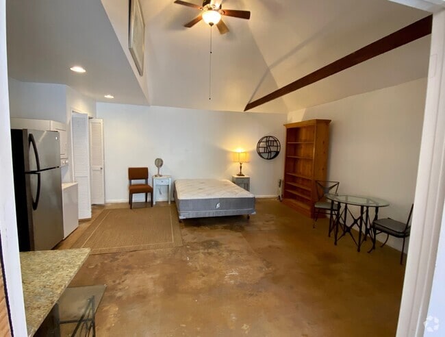 Building Photo - 8106 Rayford Dr Rental