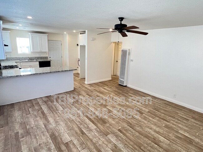 Building Photo - 7773 Philbin Ave Unit 7773