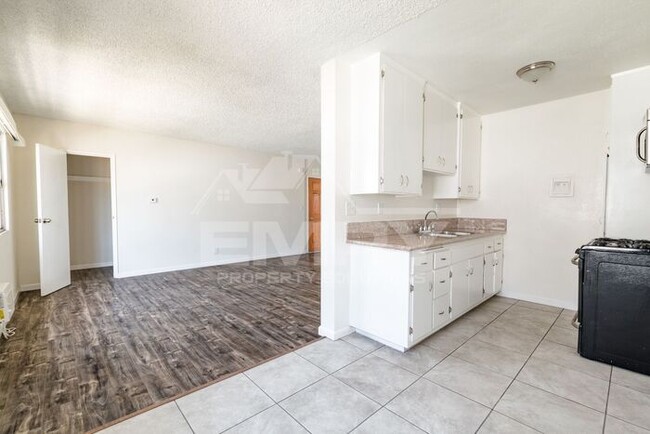 2 bed 1 bath unit in Inglewood 90302 Long ... - 2 bed 1 bath unit in Inglewood 90302 Long ... House