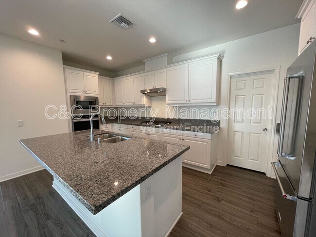 Photo - 28432 Abbey Ln