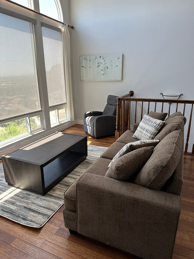 Building Photo - 11832 S Circle Dr Unit Jet Tub view suite