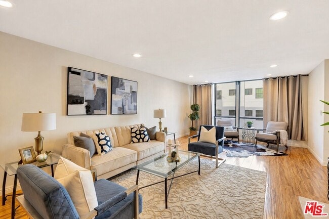 Photo - 1900 Vine St Unit 103