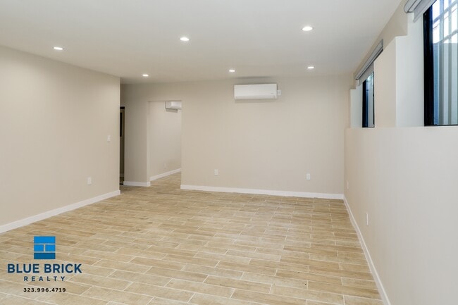 Photo - 1035 Hayworth Ave Unit 100