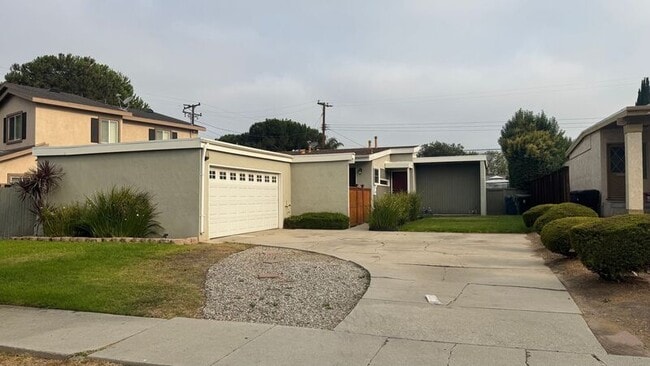 Photo - 15411 Fernview St House
