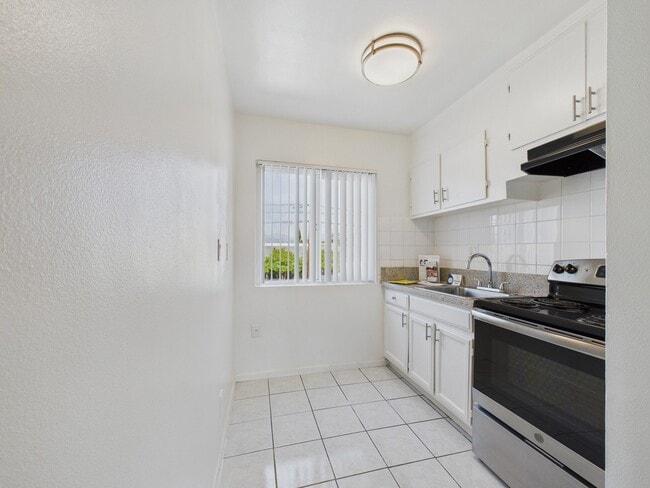 Photo - Woodman Apartments